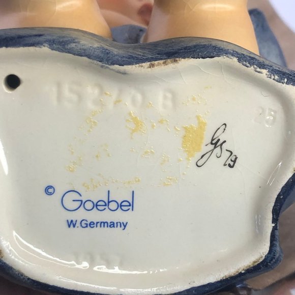 Hummel Boy and Girl with Umbrella 1957 - Picture 9 of 15